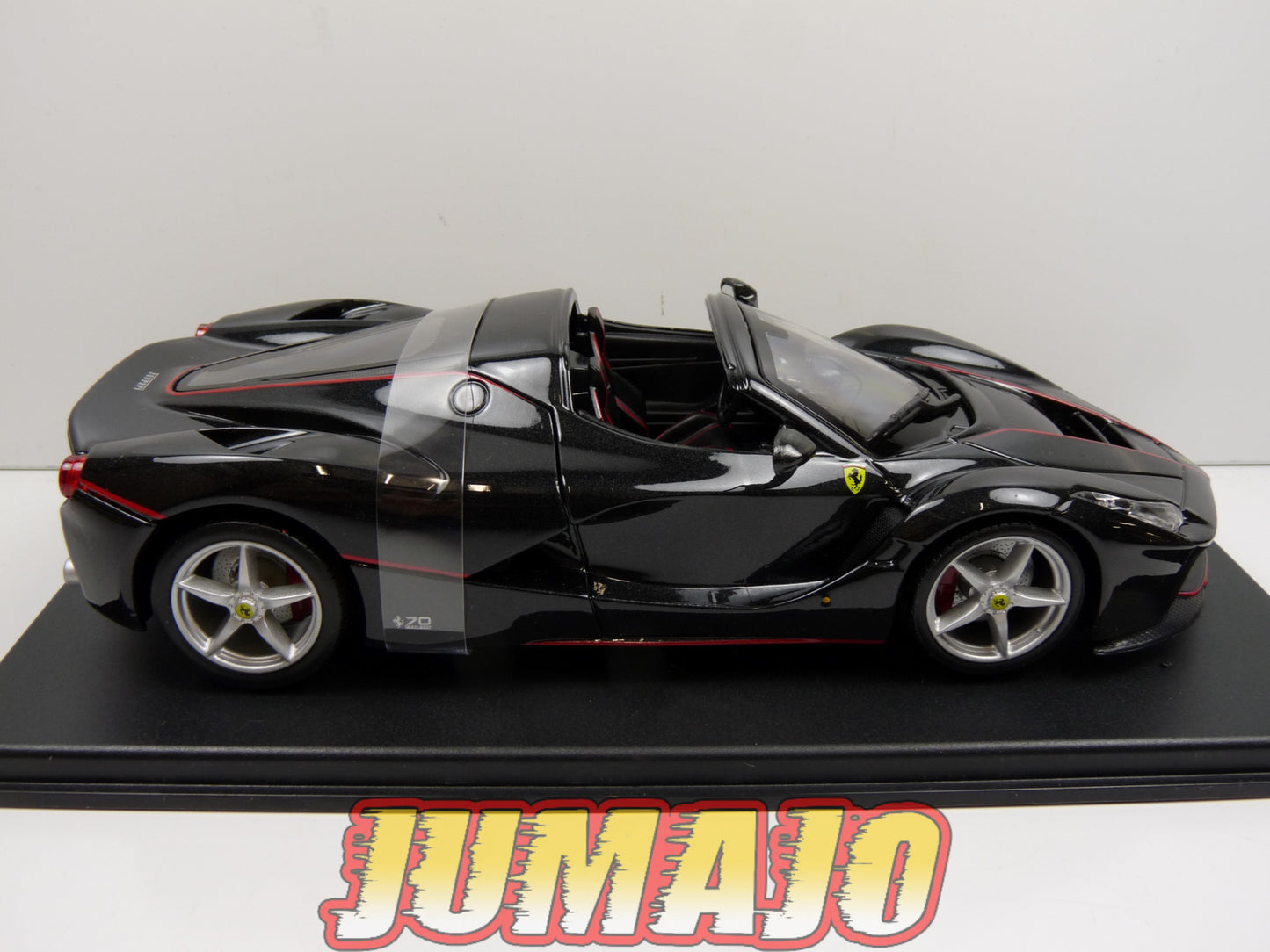 FVQ53 Voiture 1/24 BURAGO HACHETTE FERRARI GT : LaFerrari Aperta 2016 Noire