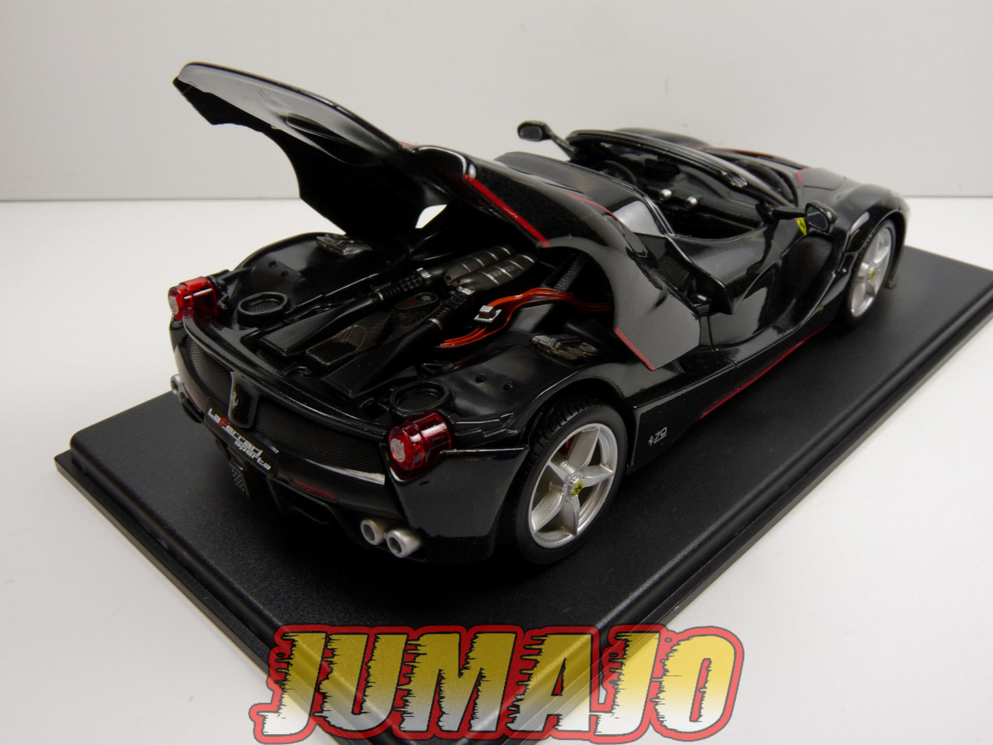 FVQ53 Voiture 1/24 BURAGO HACHETTE FERRARI GT : LaFerrari Aperta 2016 Noire