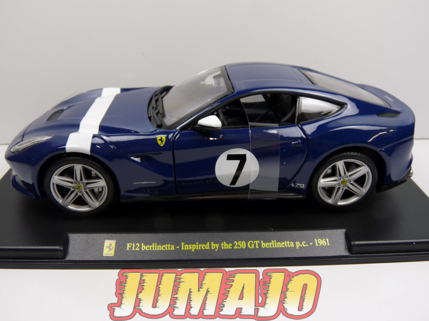 FVQ56 Voiture 1/24 BURAGO HACHETTE FERRARI GT : F12 Berlinetta 1961 Bleu