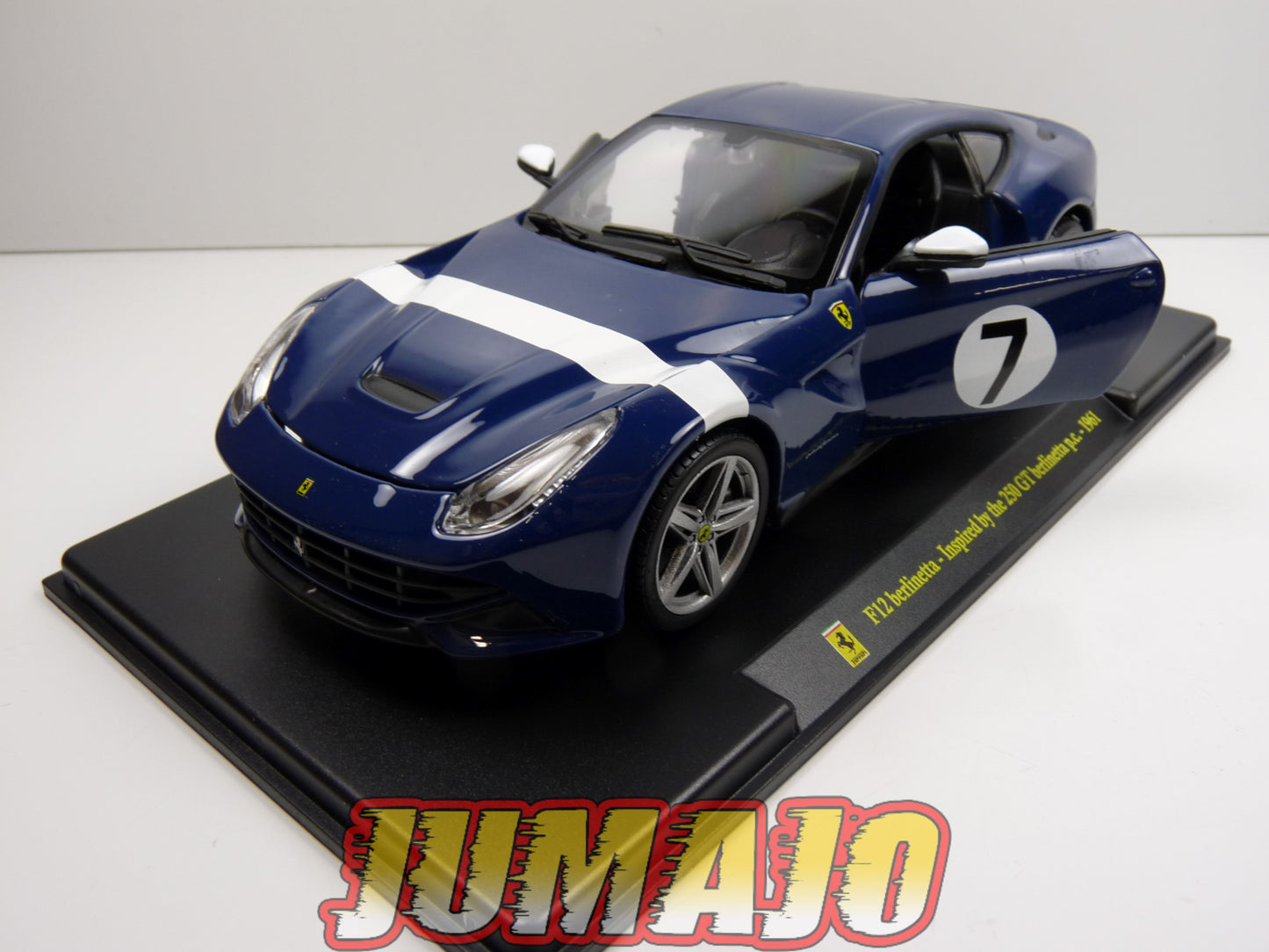 FVQ56 Voiture 1/24 BURAGO HACHETTE FERRARI GT : F12 Berlinetta 1961 Bleu