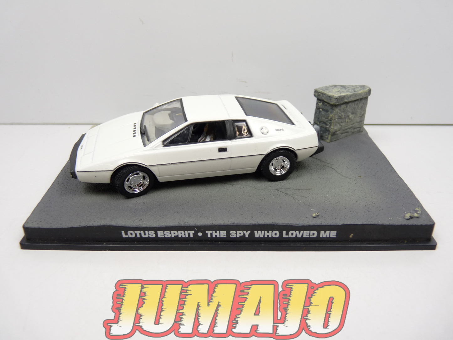 JB17 Voiture 1/43 IXO 007 JAMES BOND : Lotus Esprit the spy who loved me