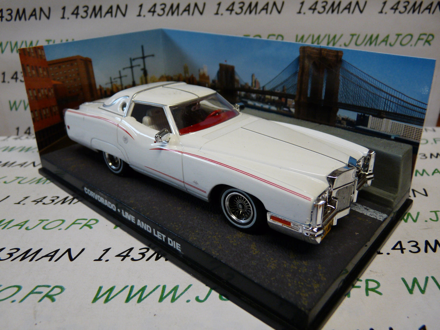 JB23 voiture 1/43 IXO 007 JAMES BOND Corvorado Live and let die