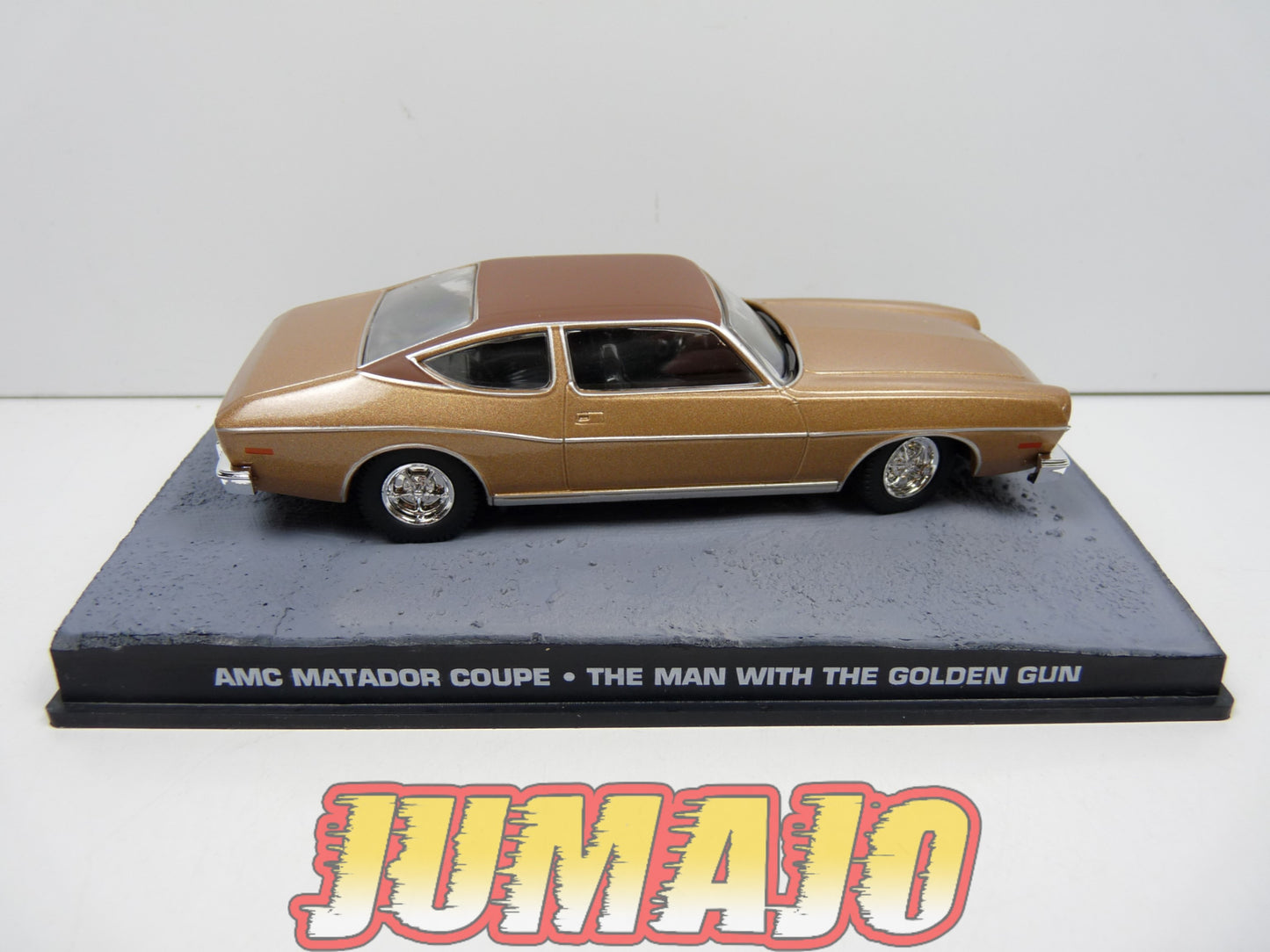 JB25 Voiture 1/43 IXO 007 JAMES BOND : AMC Matador coupe the man with the golden gun