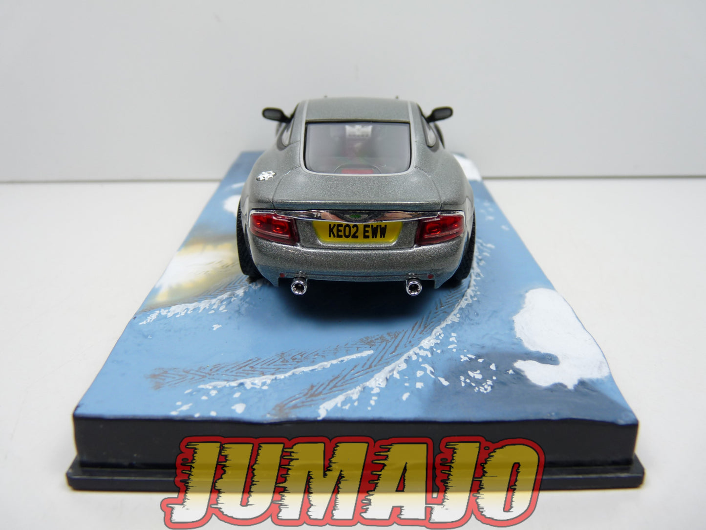 JB2 voiture 1/43 IXO 007 JAMES BOND : ASTON MARTIN V12 Vanquish die another day