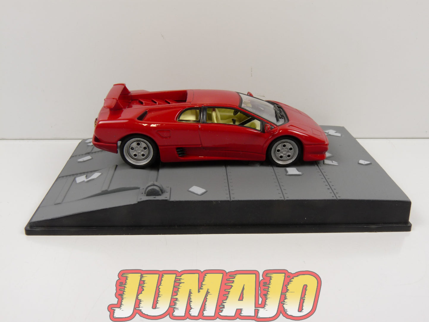 JB39 Voiture 1/43 IXO 007 JAMES BOND : LAMBORGHINI Diablo Die another day