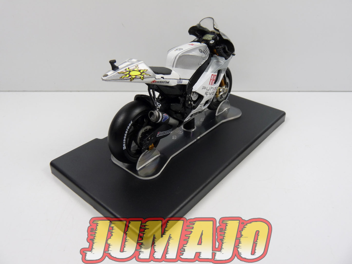 MR22 Moto Valentino Rossi LEO MODELS 1/18 : Yamaha YZR M1 #46 Estoril 2009