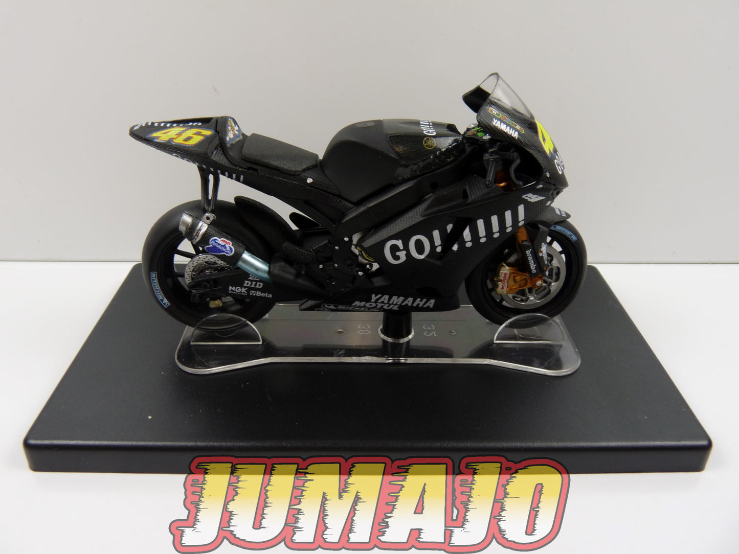 MR32 Moto Valentino Rossi LEO MODELS 1/18 : Yamaha YZR M1 #46 Test Philip Island 2005