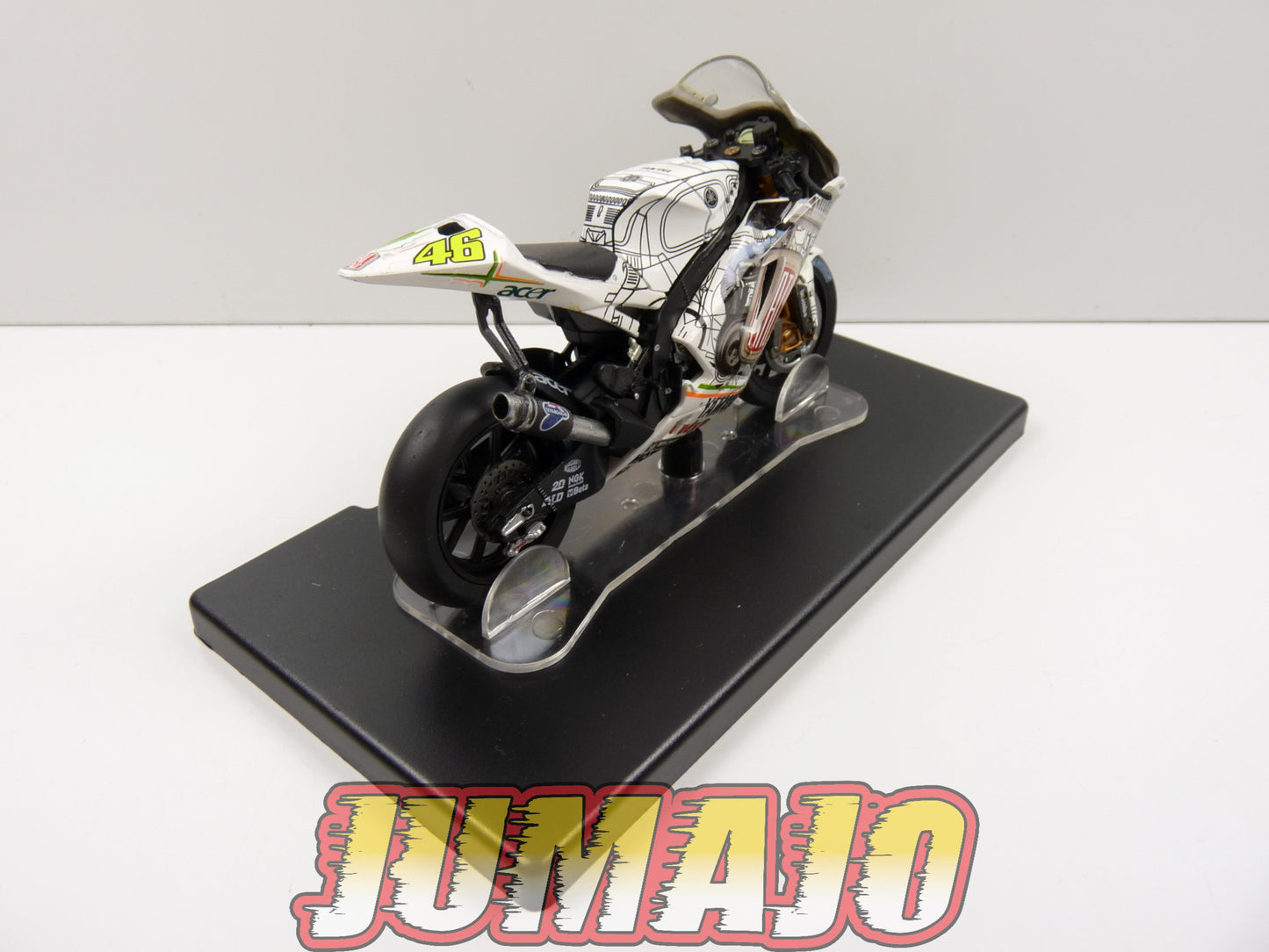 MR40 Moto Valentino Rossi LEO MODELS 1/18 : Yamaha YZR M1 #46 show bike Valencia 2007