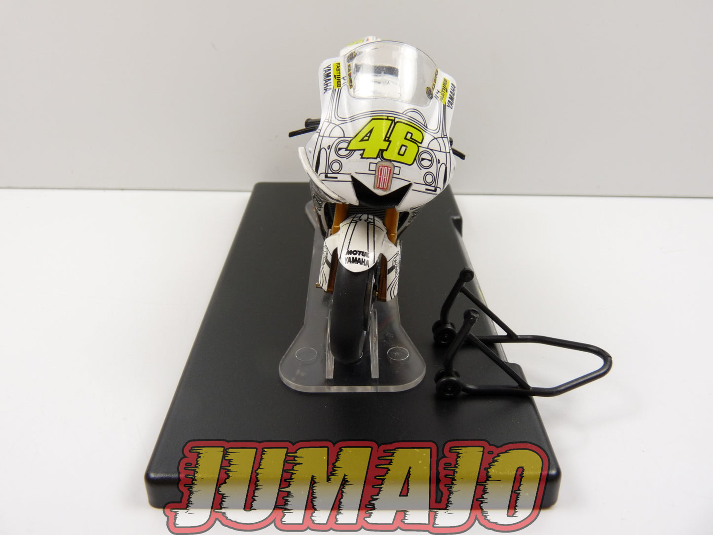 MR40 Moto Valentino Rossi LEO MODELS 1/18 : Yamaha YZR M1 #46 show bike Valencia 2007