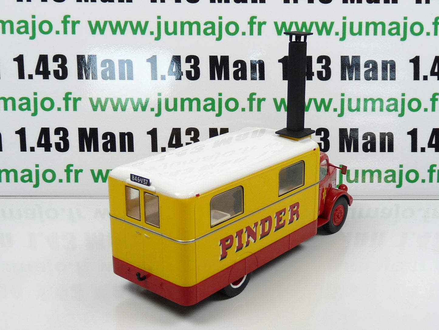 LOT 4 Véhicules 1/43 IXO CIRQUE PINDER : Bernard + Cuisine + Camion Directeur