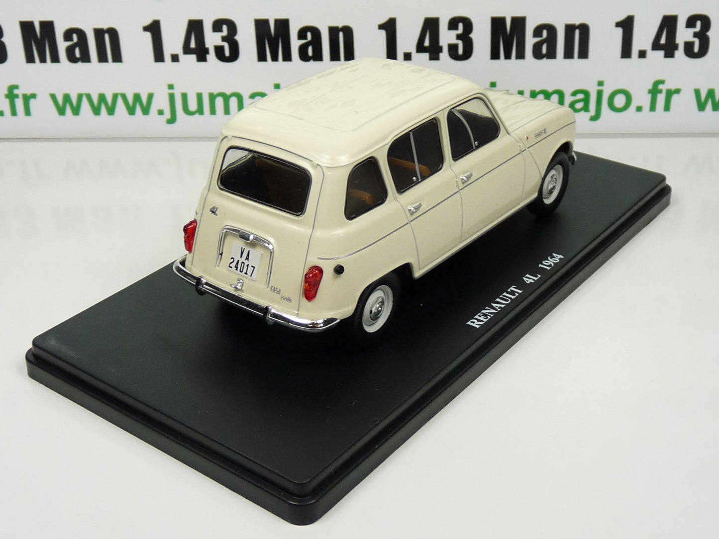 VQ4 Voitures 1/24 SALVAT : RENAULT 4L (1964)