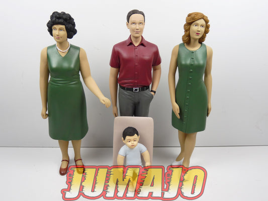 AB4 lot 4 FIGURINES PVC diorama 1/8 eaglemoss dacia 1300 : 1 Homme + 2 femmes + 1 Bébé
