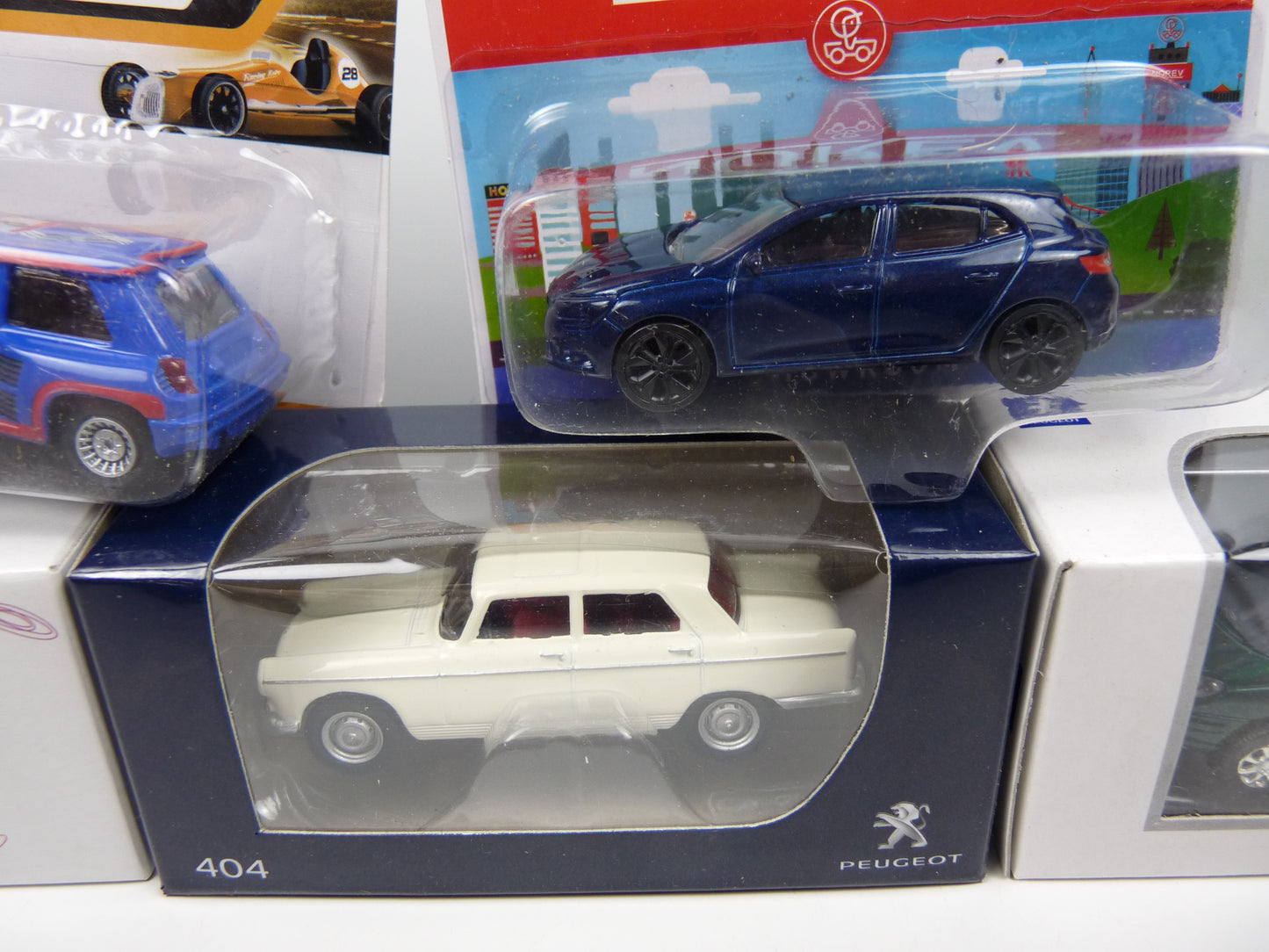 TRI47 : 5 X 3 inches 1/64 Peugeot 807 307 404 Renault 5 Mégane