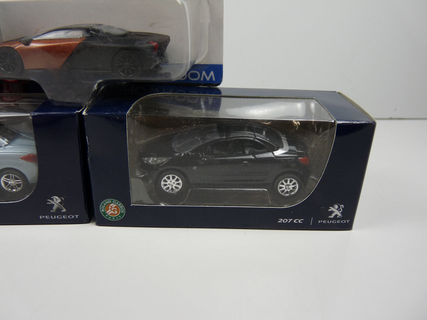 TRI49 : 5 X 3 inches 1/64 PEUGEOT 508sw 207cc 308cc concept car RENAULT Mégane