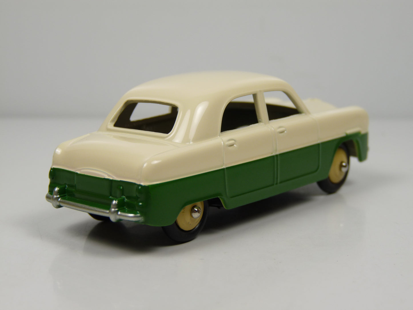 DT231 Voiture 1/43 réédition DINKY TOYS DeAgostini : FORD Zephyr Saloon 162