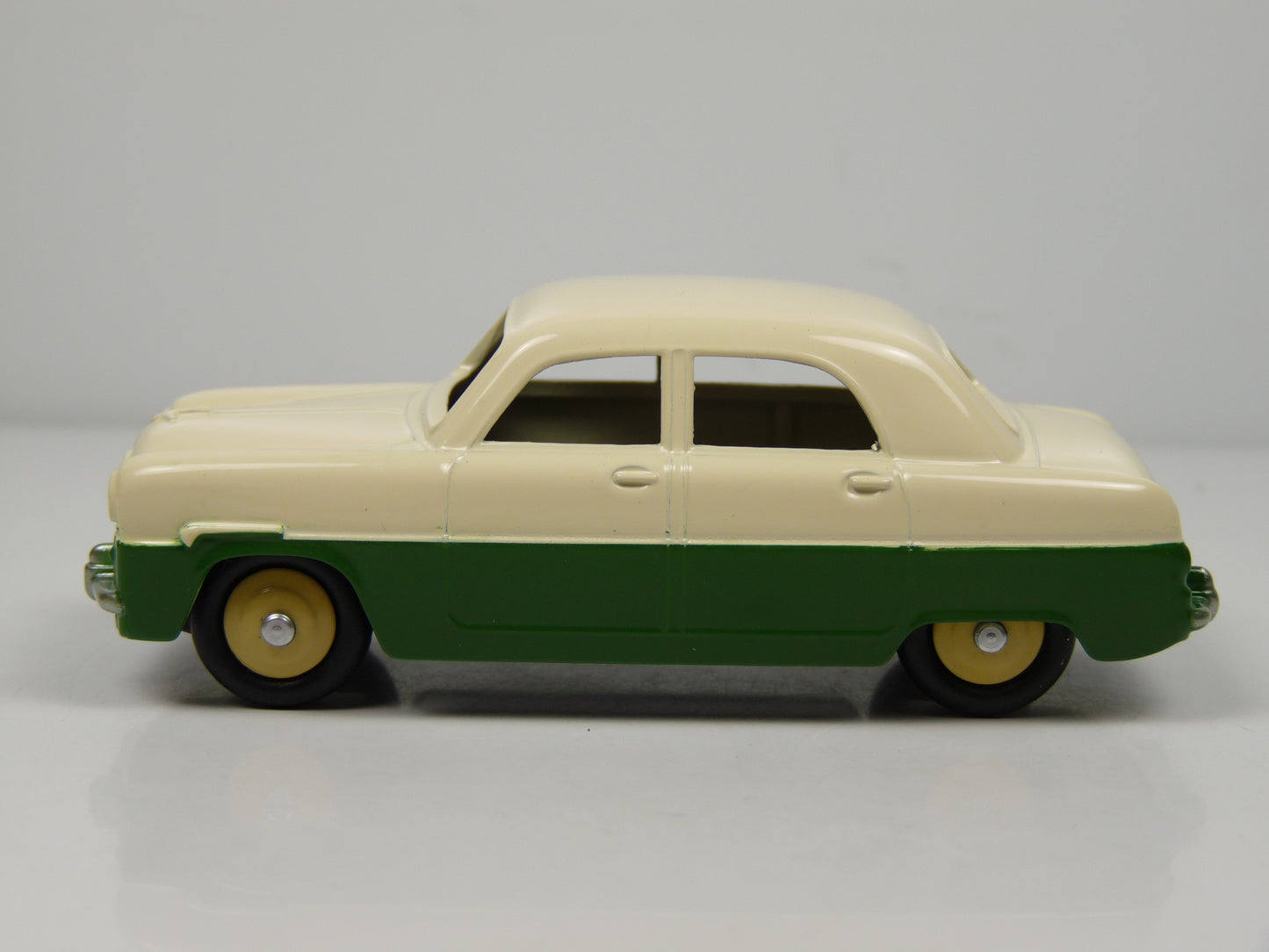 DT231 Voiture 1/43 réédition DINKY TOYS DeAgostini : FORD Zephyr Saloon 162