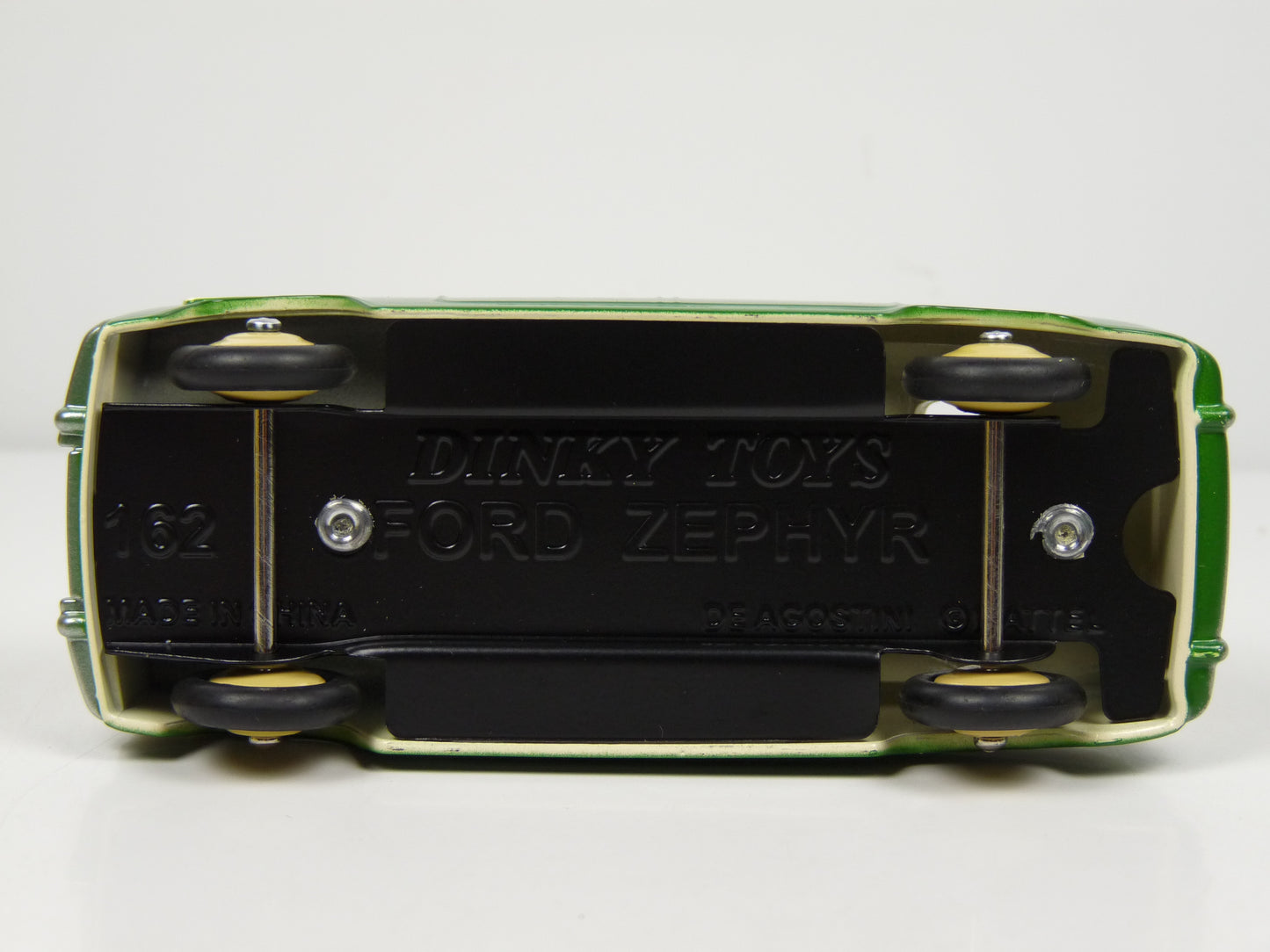 DT231 Voiture 1/43 réédition DINKY TOYS DeAgostini : FORD Zephyr Saloon 162