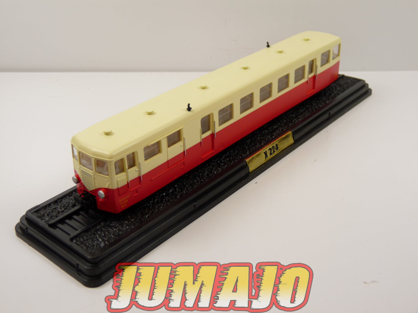 MEA32 MICHELINES & Autorails train SNCF 1/87 HO : L'autorail Verney Le Blanc-Argent 1950