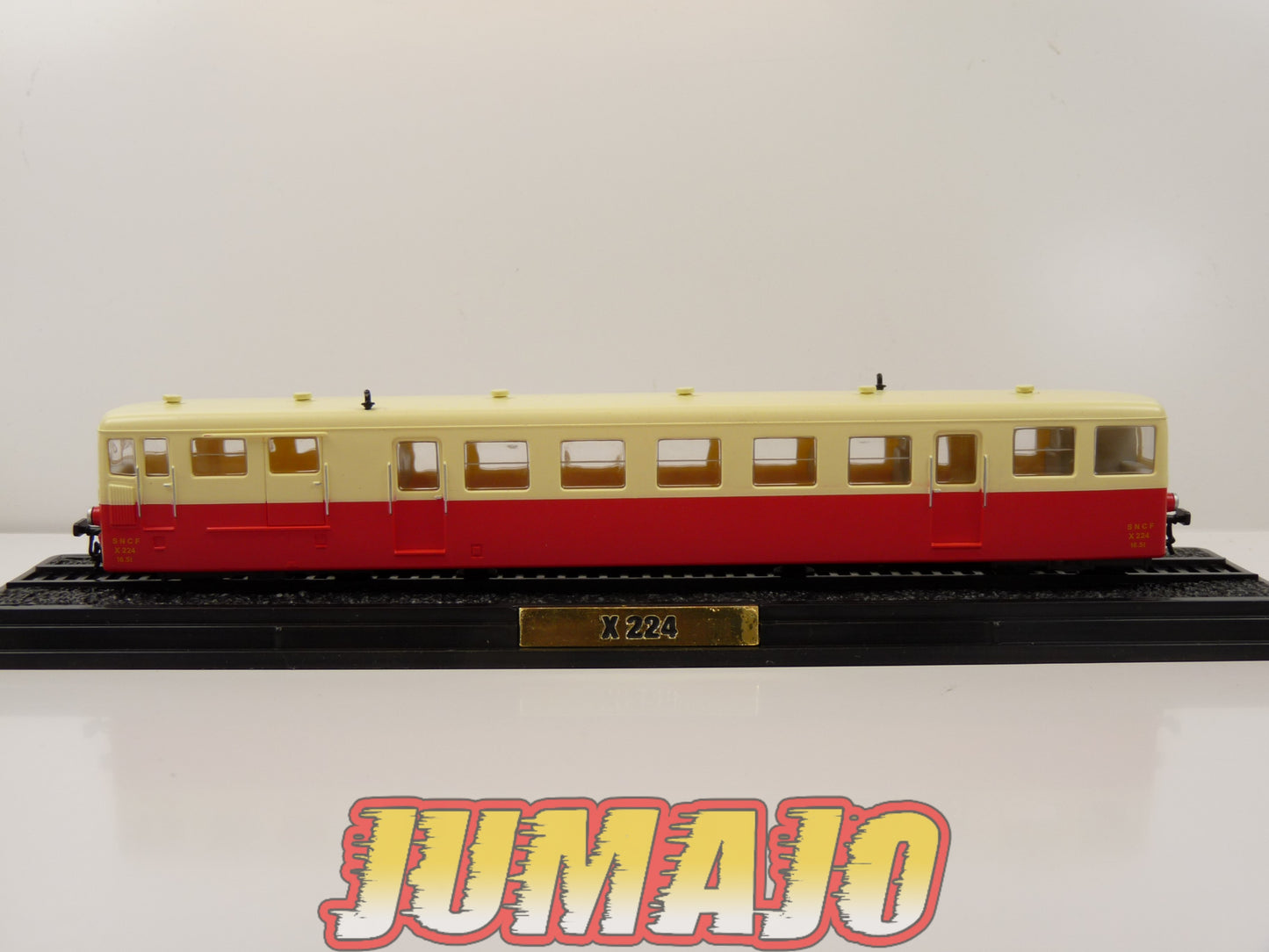 MEA32 MICHELINES & Autorails train SNCF 1/87 HO : L'autorail Verney Le Blanc-Argent 1950