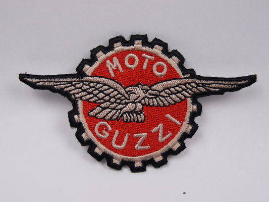 PTC106 Patch brodé thermocollé : logo Moto guzzi largeur environ 9.9 cm hauteur environ 5.7 cm