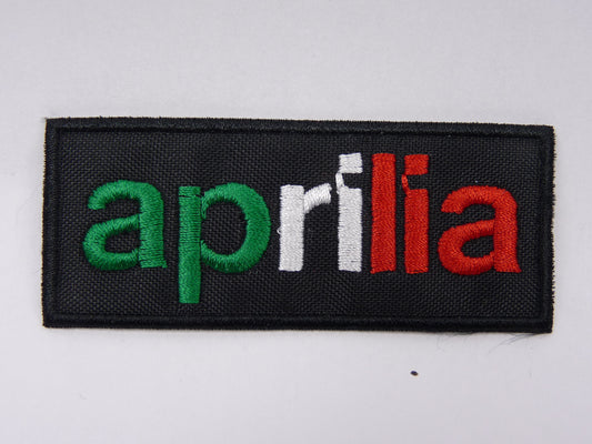 PTC3 Patch brodé thermocollé : logo Aprilia largeur environ 8.1 cm hauteur environ 3.3 cm