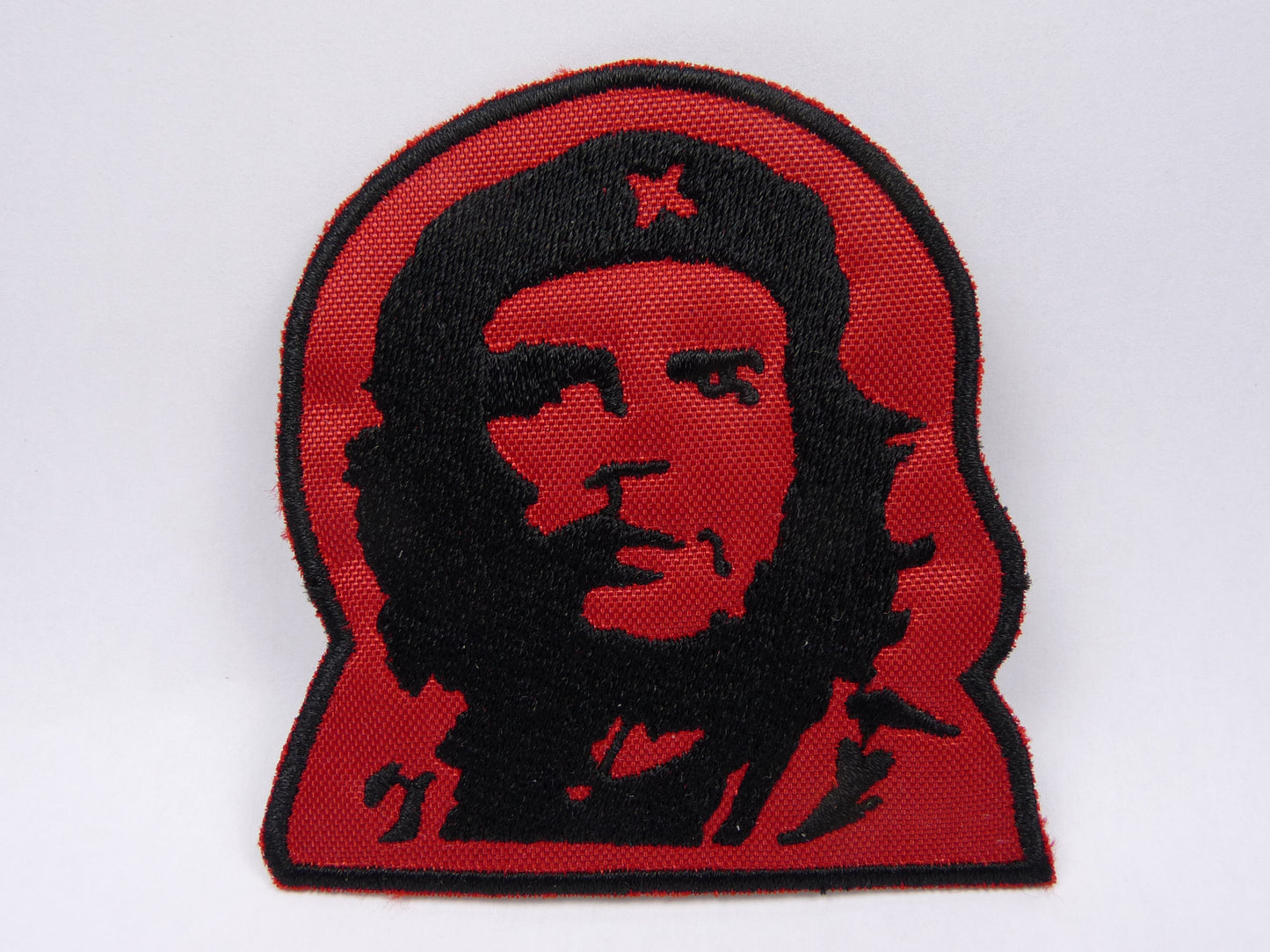 PTC54 Patch brodé thermocollé : logo che guevara rouge largeur environ 7.8 cm hauteur environ 7.9 cm