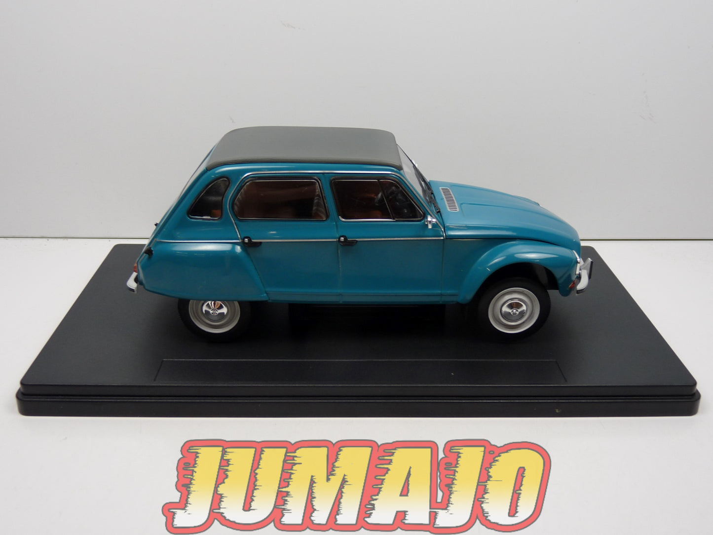 PTVQ10 Voiture 1/24 SALVAT Models : CITROEN Dyane 6 Nazare 1975