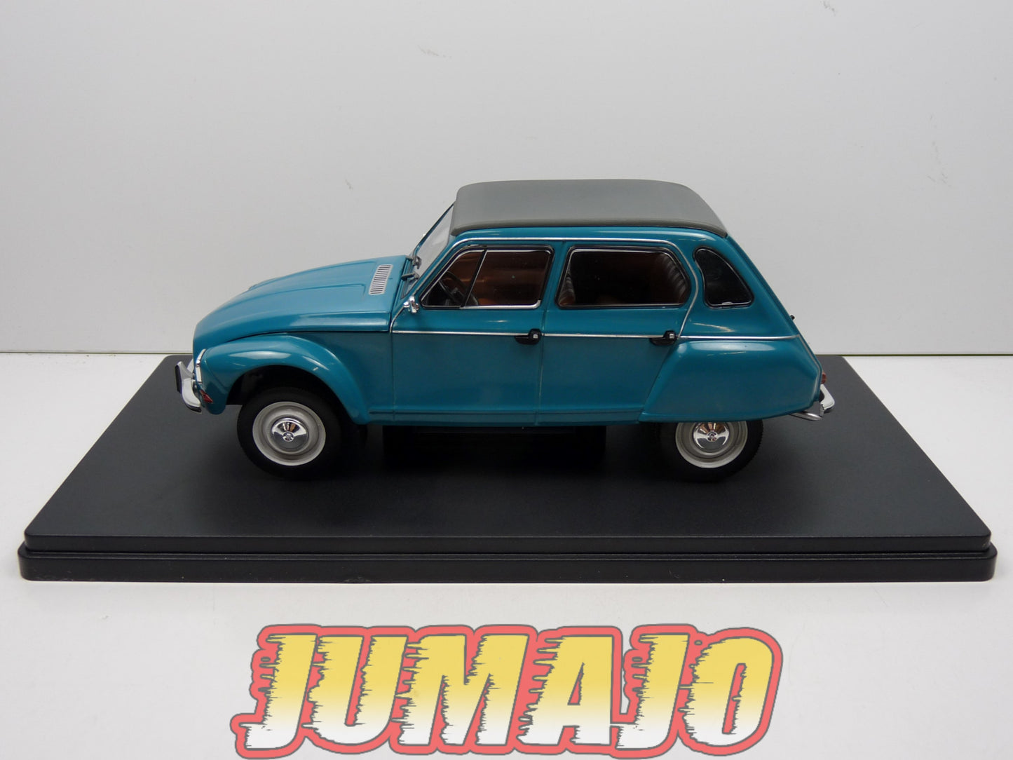 PTVQ10 Voiture 1/24 SALVAT Models : CITROEN Dyane 6 Nazare 1975