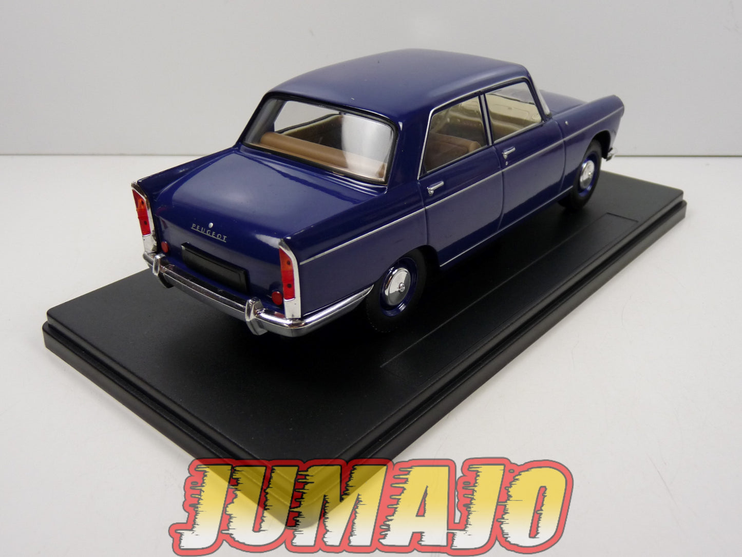 PTVQ11 Voiture 1/24 SALVAT Models : PEUGEOT 404 1962
