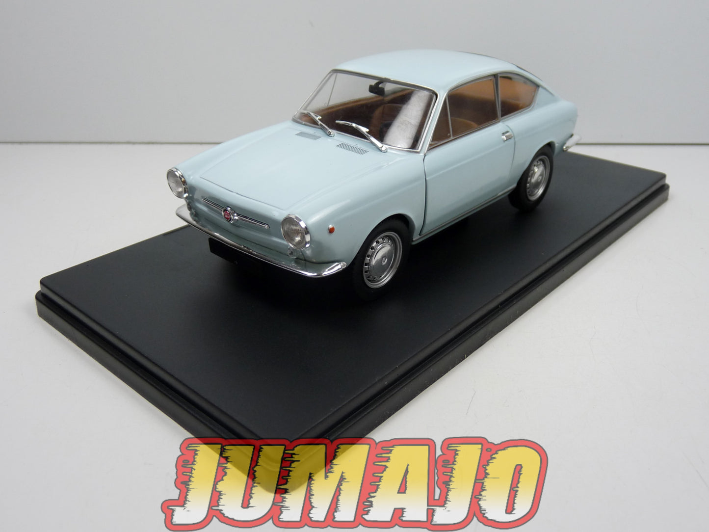 PTVQ12 Voiture 1/24 SALVAT Models : FIAT 850 Coupé 1965