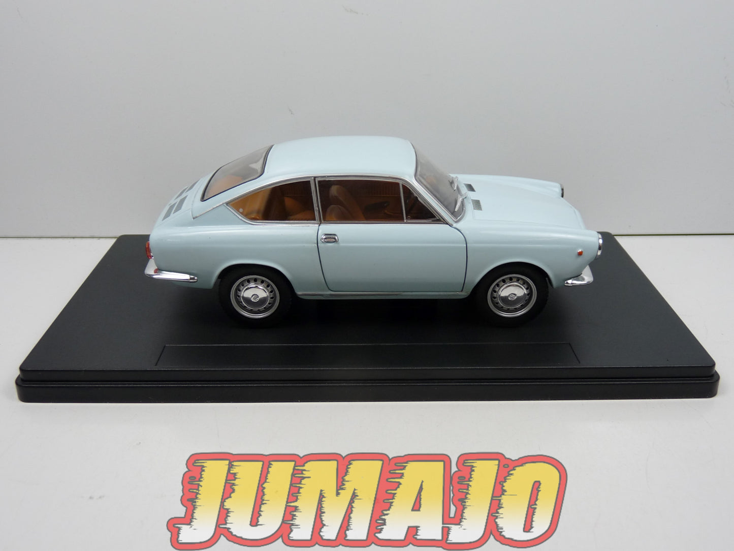 PTVQ12 Voiture 1/24 SALVAT Models : FIAT 850 Coupé 1965