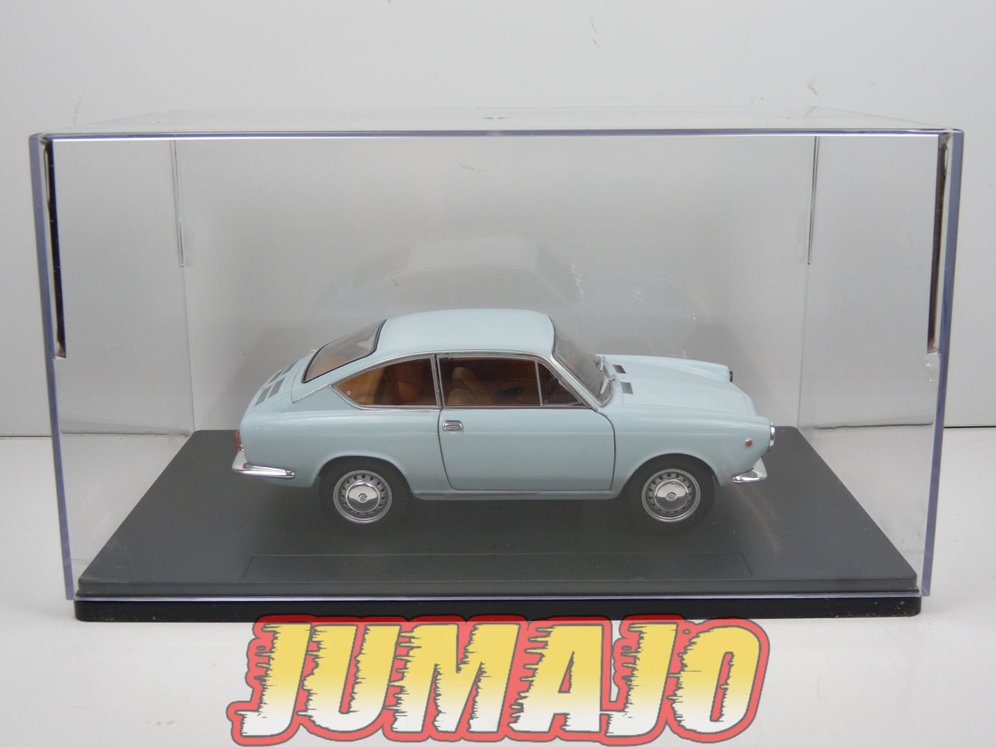 PTVQ12 Voiture 1/24 SALVAT Models : FIAT 850 Coupé 1965