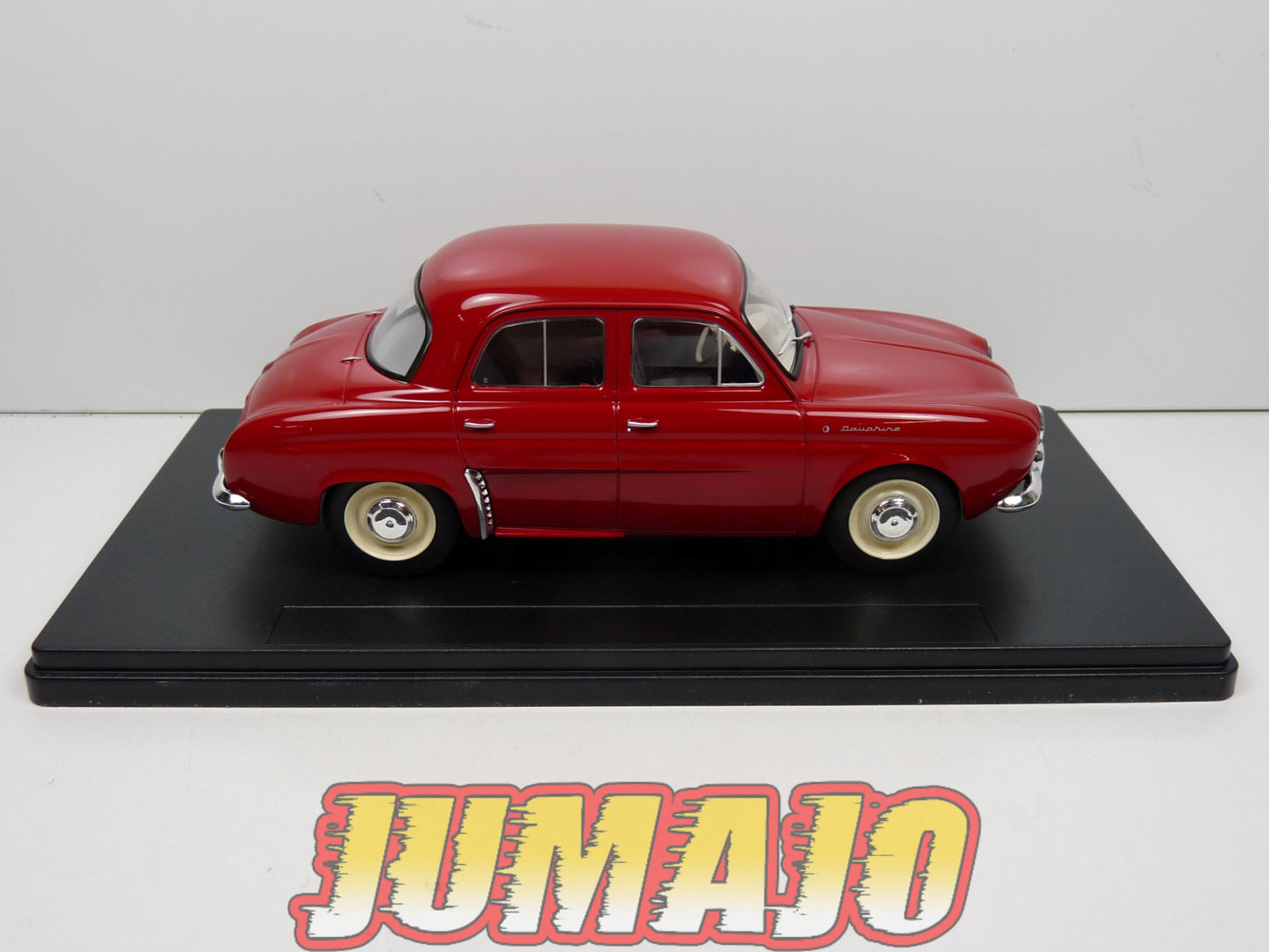 PTVQ15 Voiture 1/24 SALVAT Models : RENAULT Dauphine 1961