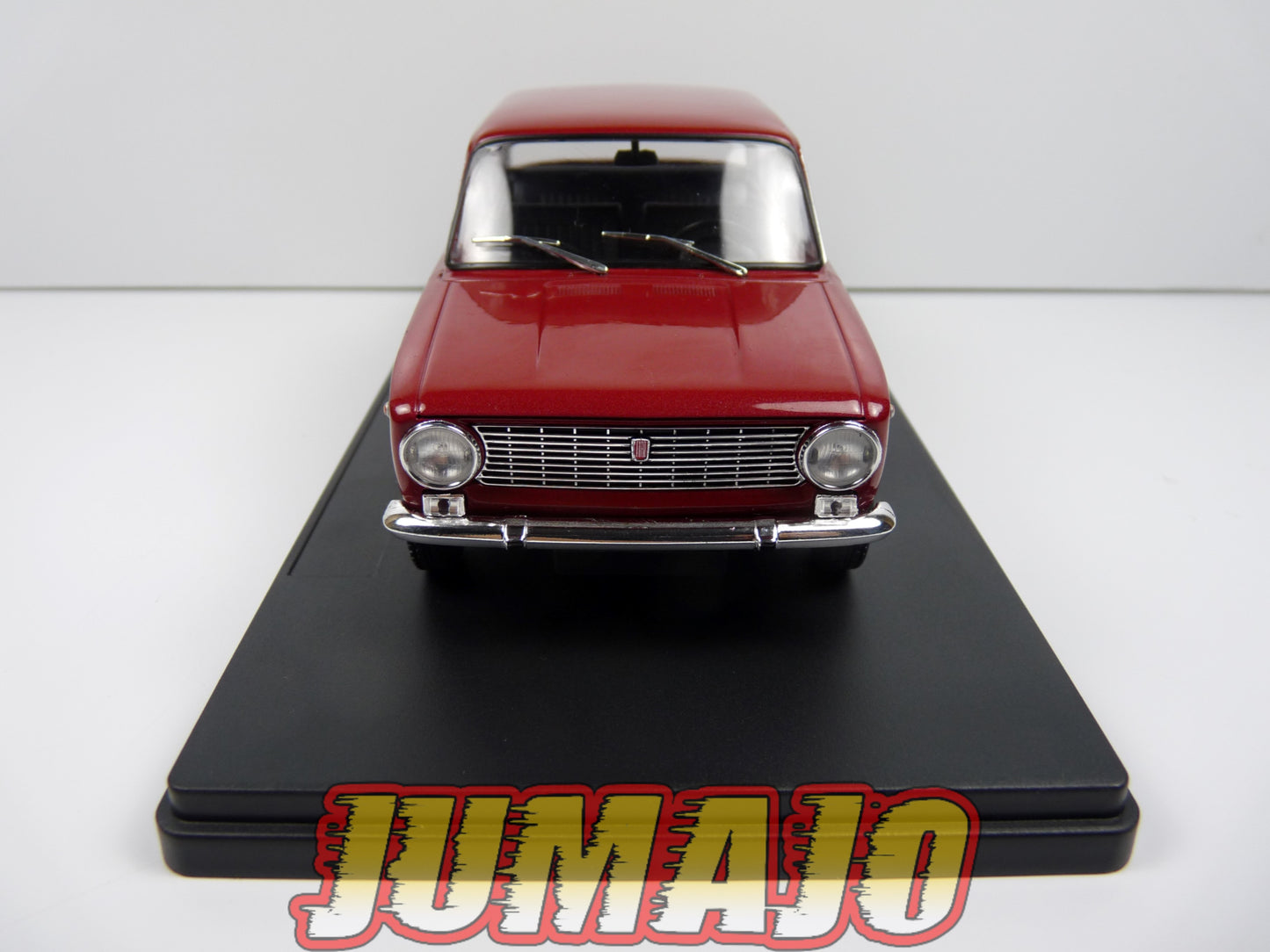 PTVQ18 Voiture 1/24 SALVAT Models : FIAT 124 1966