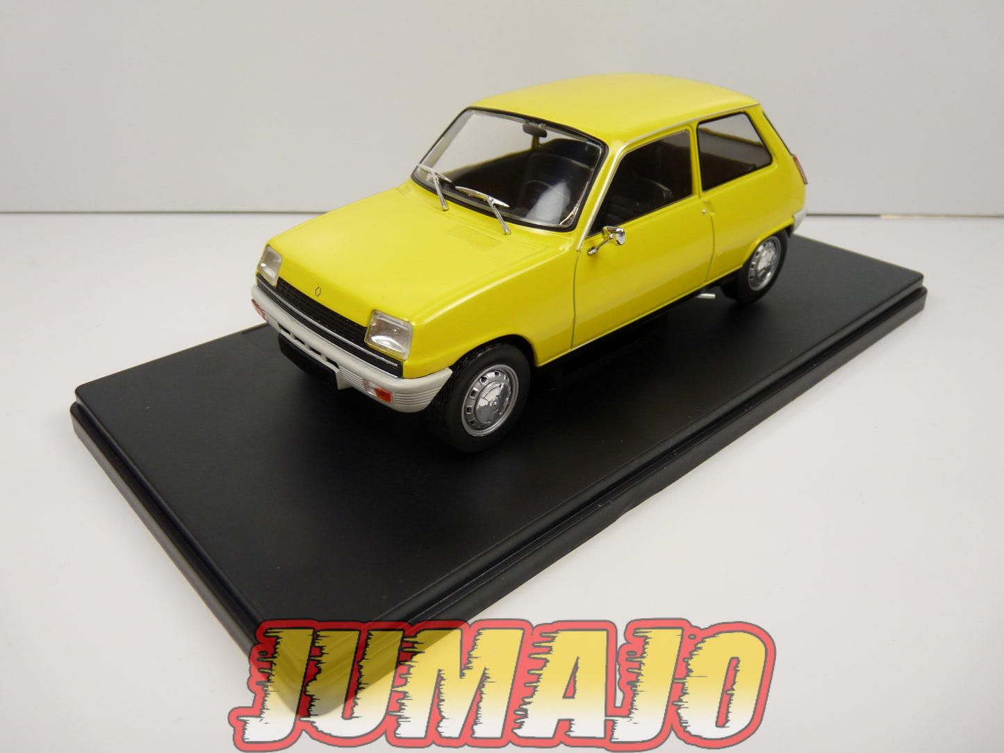 PTVQ19 Voiture 1/24 SALVAT Models : RENAULT 5 1973