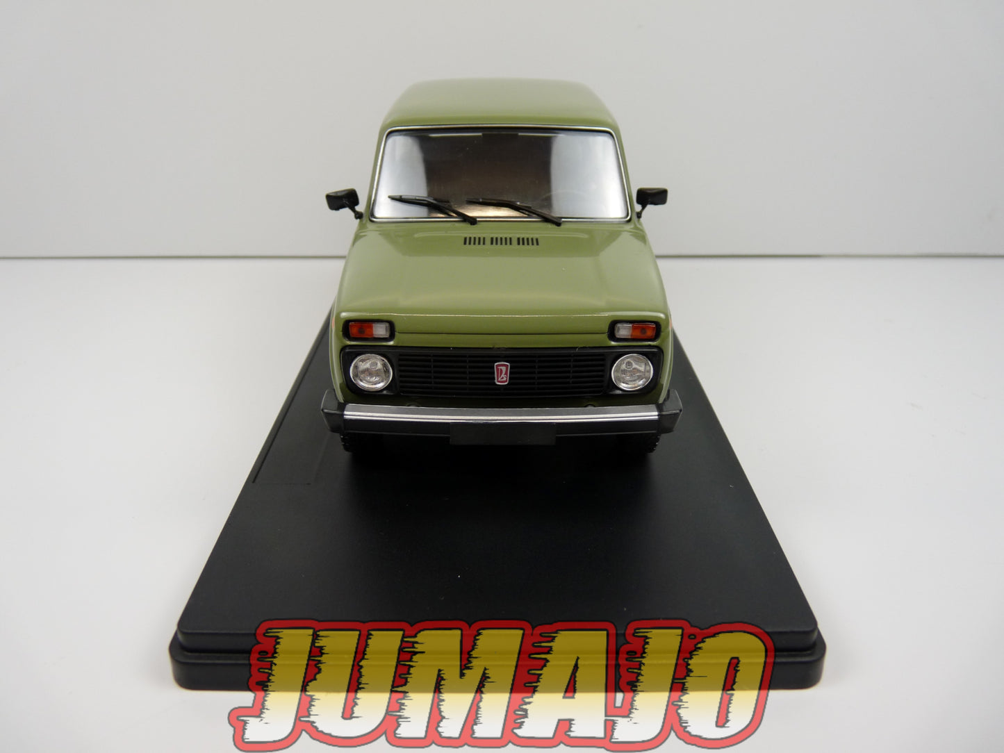 PTVQ20 Voiture 1/24 SALVAT Models : LADA Niva 1990
