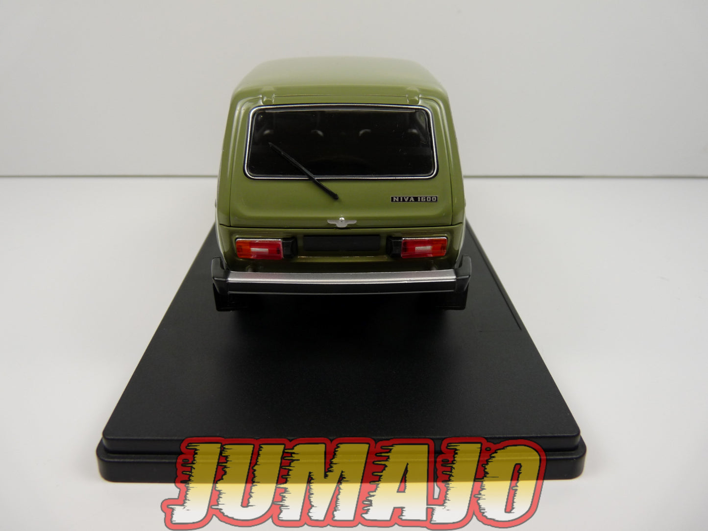 PTVQ20 Voiture 1/24 SALVAT Models : LADA Niva 1990