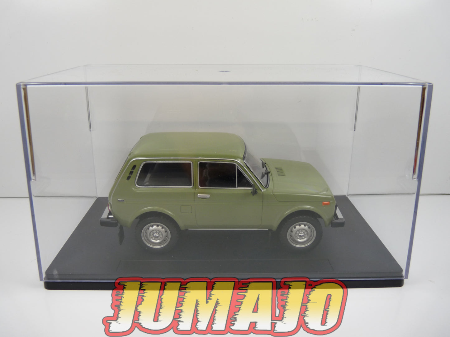 PTVQ20 Voiture 1/24 SALVAT Models : LADA Niva 1990
