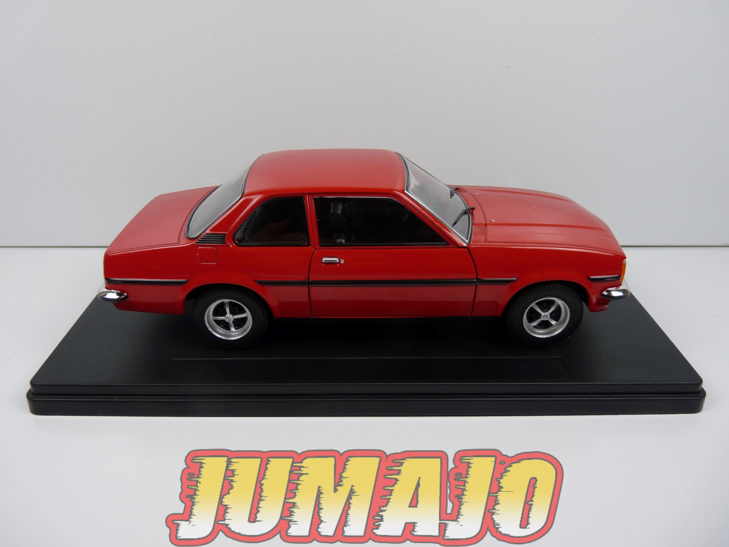 PTVQ21 Voiture 1/24 SALVAT Models : OPEL Ascona B 1604 1979