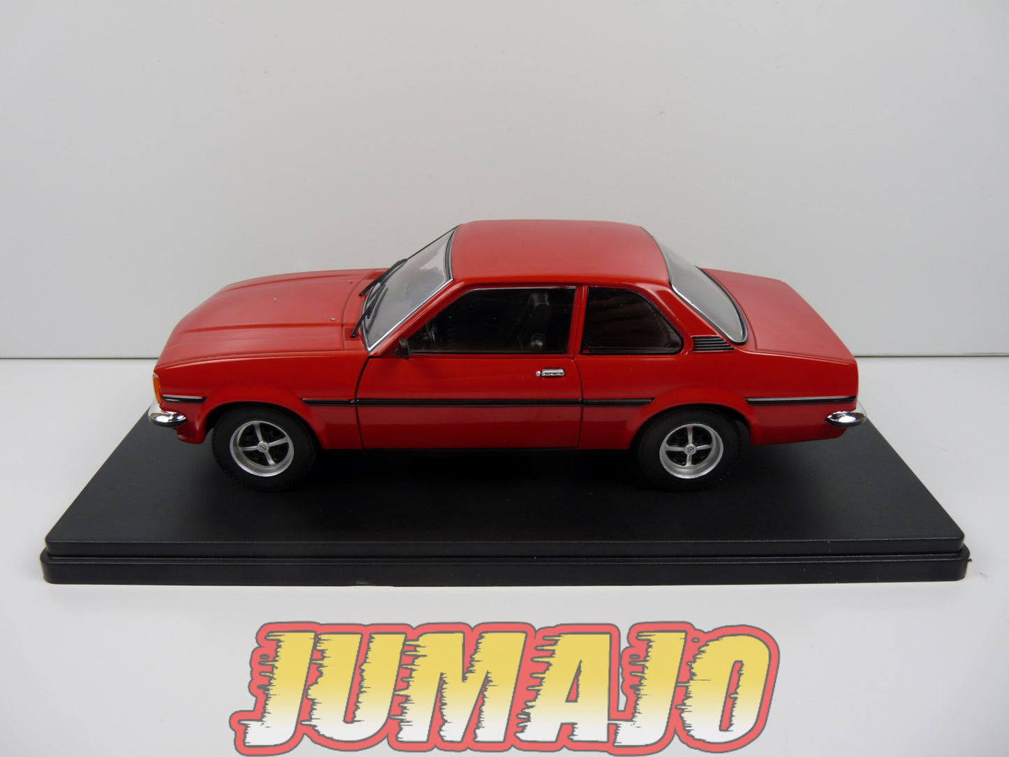 PTVQ21 Voiture 1/24 SALVAT Models : OPEL Ascona B 1604 1979