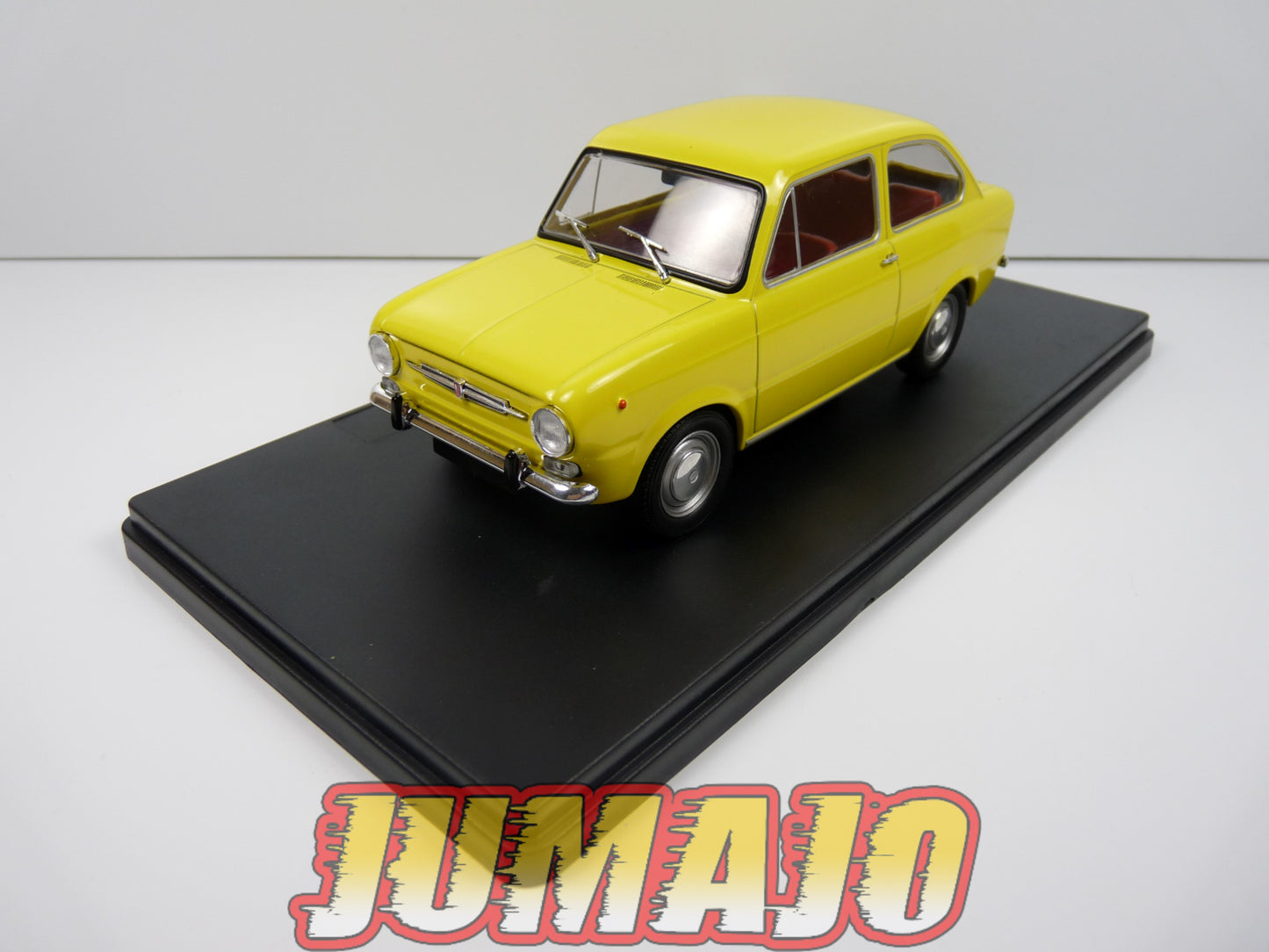 PTVQ22 Voiture 1/24 SALVAT Models : FIAT 850 1967