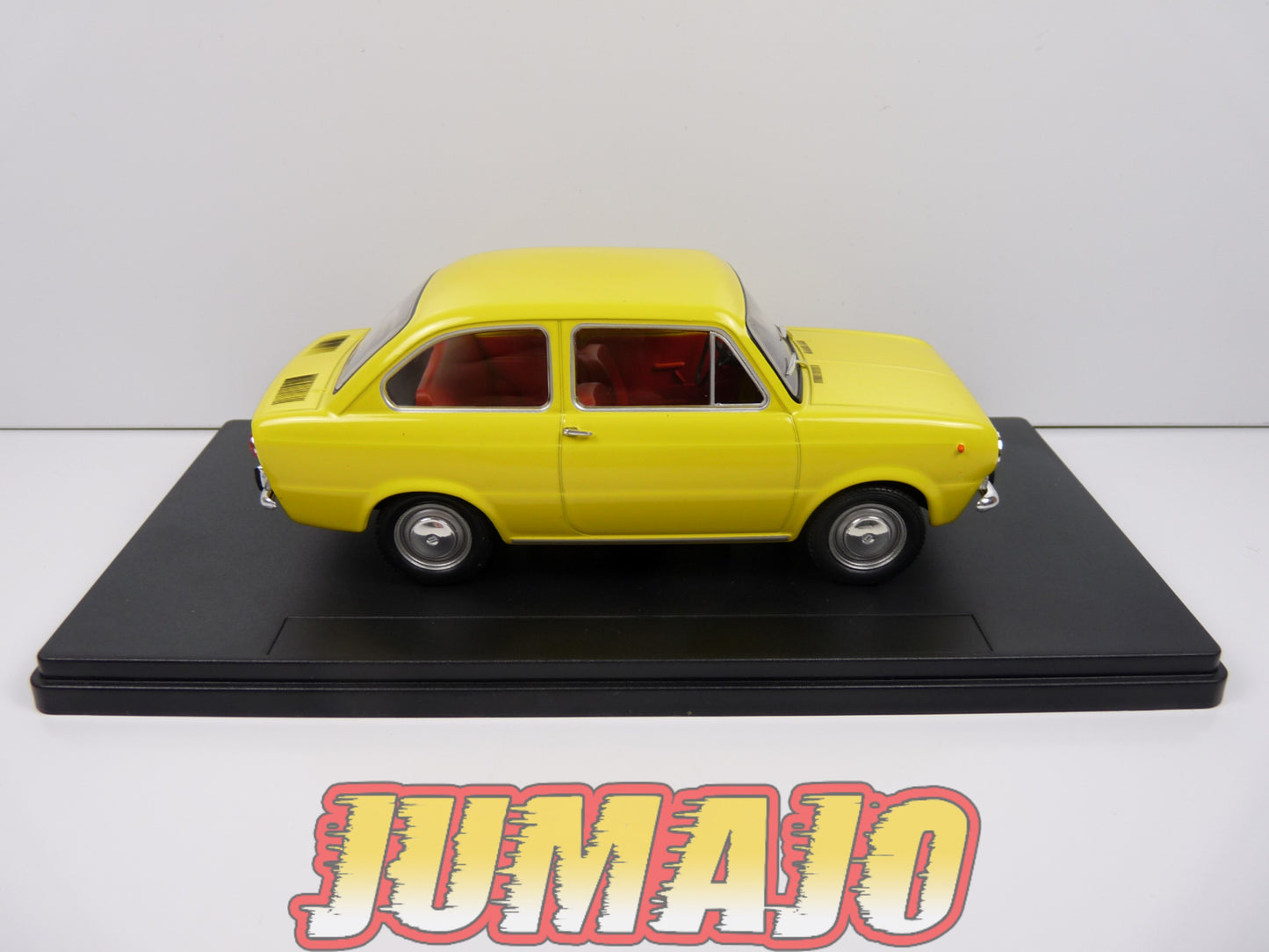 PTVQ22 Voiture 1/24 SALVAT Models : FIAT 850 1967