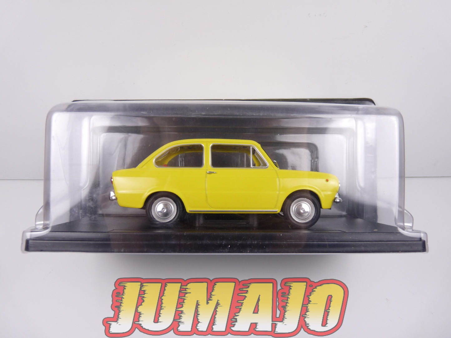 PTVQ22 Voiture 1/24 SALVAT Models : FIAT 850 1967