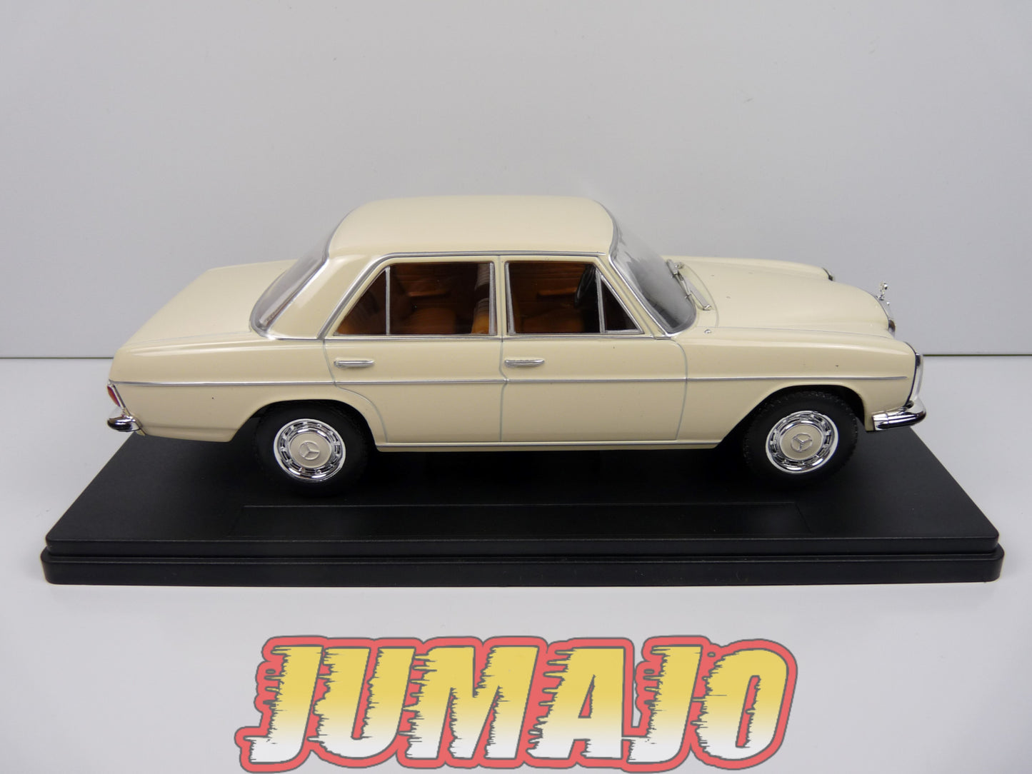 PTVQ24 Voiture 1/24 SALVAT Models : MERCEDES 200 D W115 1965