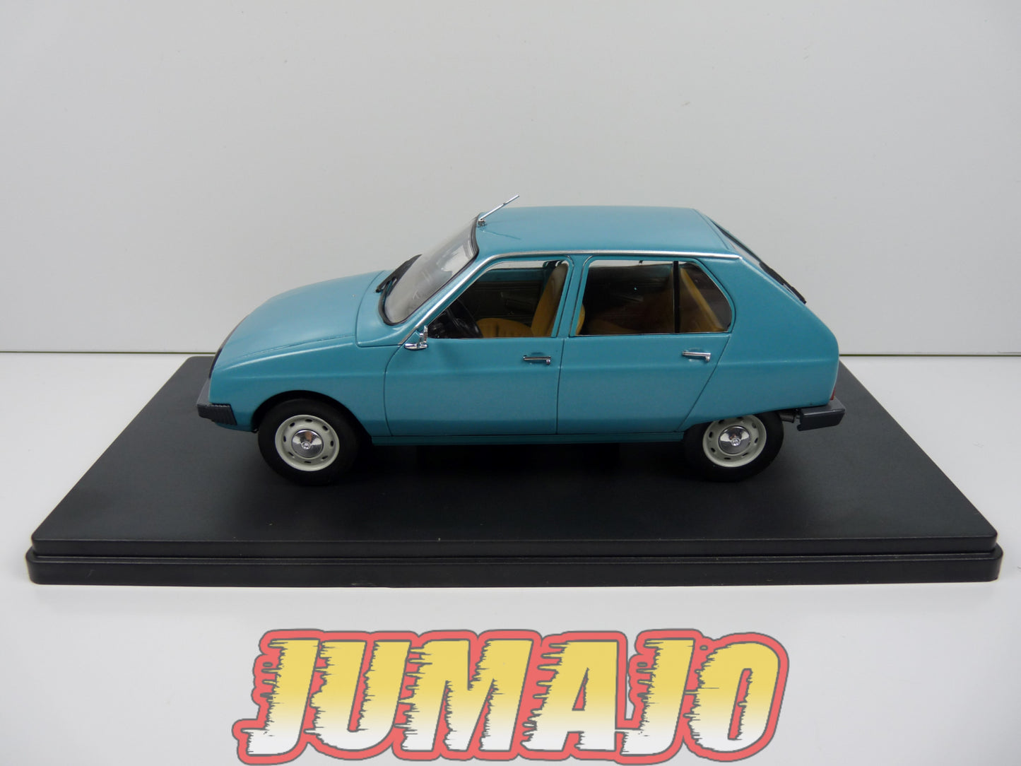 PTVQ26 Voiture 1/24 SALVAT Models : CITROEN Visa 1979