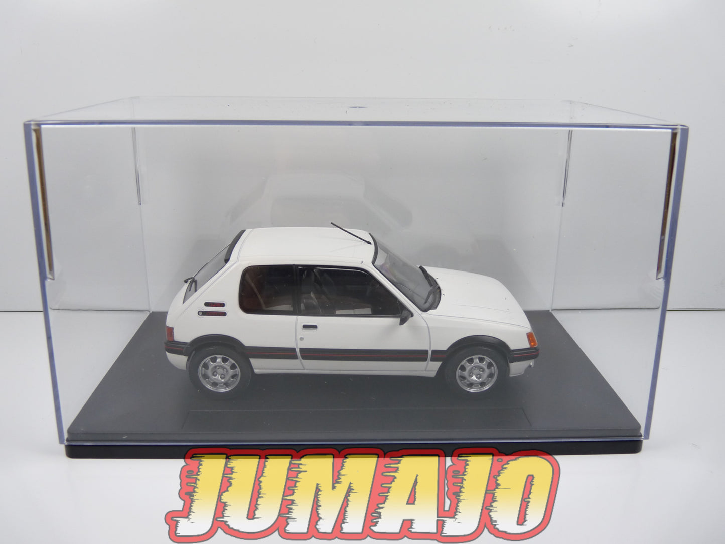 PTVQ27 Voiture 1/24 SALVAT Models : PEUGEOT 205 GTI blanche 1985