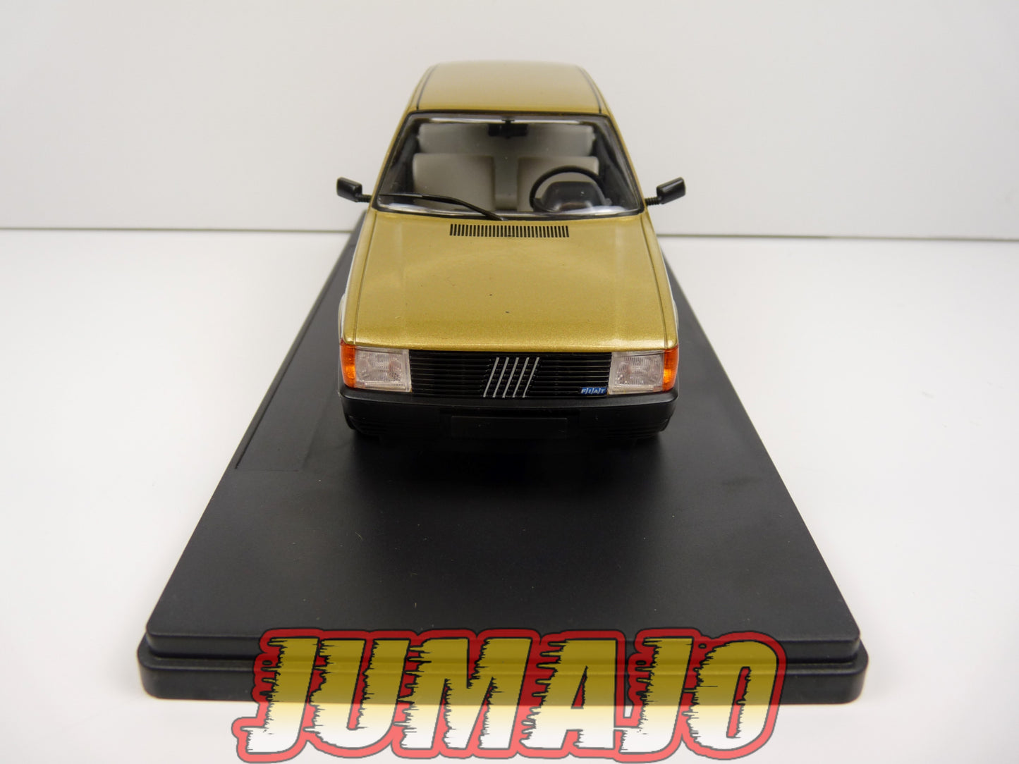 PTVQ28 Voiture 1/24 SALVAT Models : FIAT Uno 1983