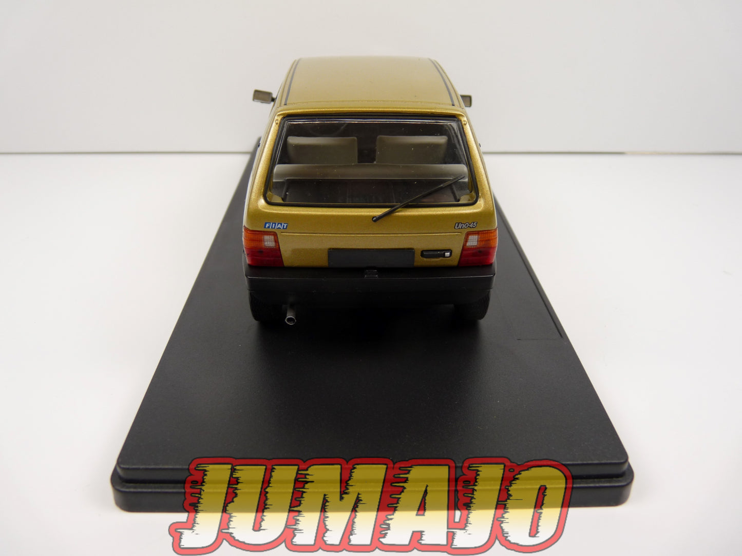 PTVQ28 Voiture 1/24 SALVAT Models : FIAT Uno 1983