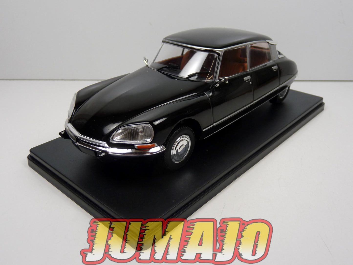 PTVQ8 Voiture 1/24 SALVAT Models : CITROEN DS 23 1973