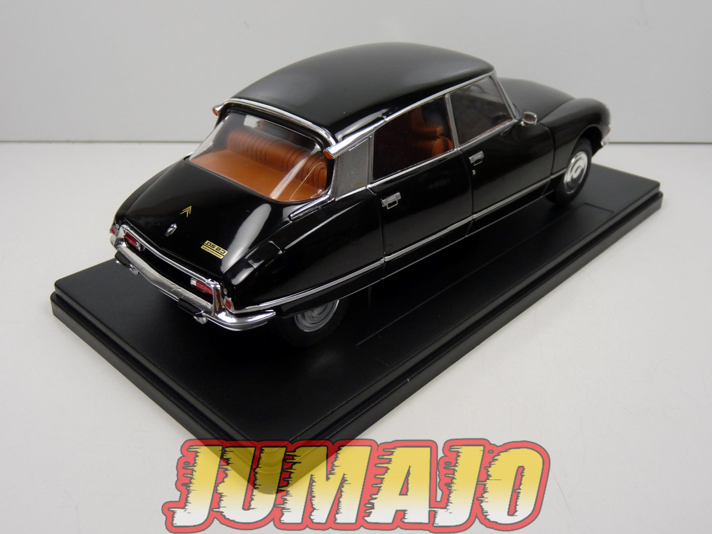 PTVQ8 Voiture 1/24 SALVAT Models : CITROEN DS 23 1973